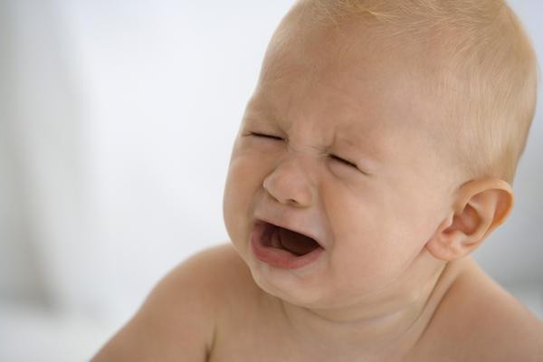 A fogak aprítása: hogyan lehet enyhíteni a fájdalmat? Mikor van a foga a gyermeknek?