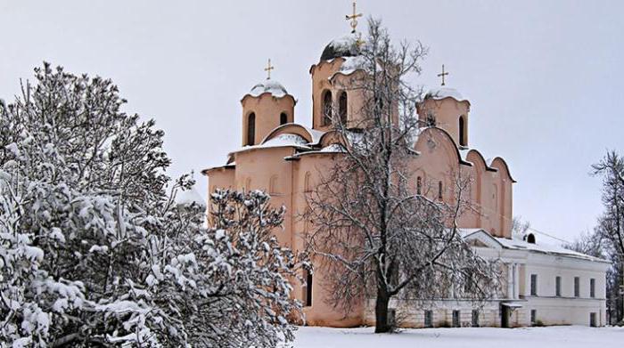 Nikolo-Dvorishchensky katedrális, Veliky Novgorod: fotók és építészeti jellemzők