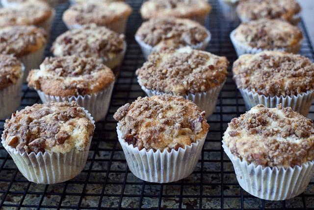 hogyan készítsünk muffinokat a tejföl receptről egyszerűen