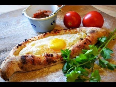 Adjári khachapuri