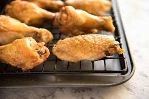 A csirke szárnyak kalória tartalma függ a főzés módjától