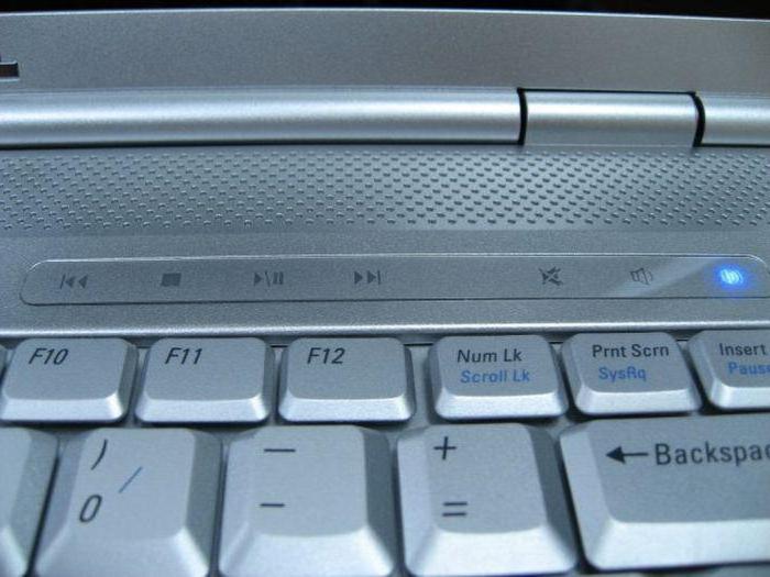 Dell Inspiron 1525 Notebook: áttekintés, részletek és vélemények