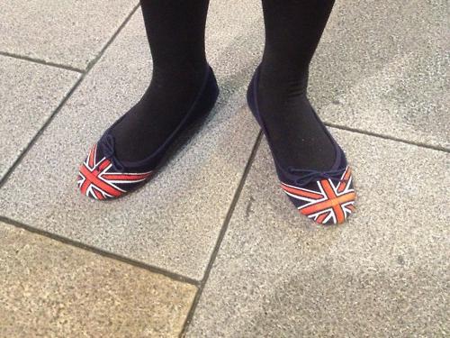 angol cipő