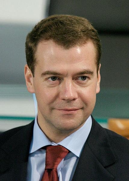 Meddig ő Medvedev és milyen évvel született?