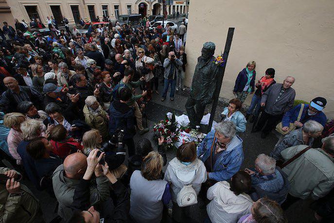 Az író 75. évfordulójára nyitották meg a szentpétervári Dovlatov emlékművet