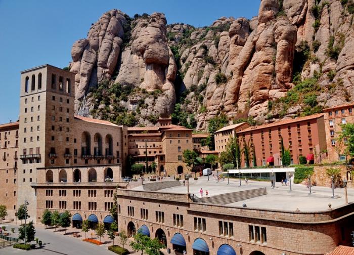 Titokzatos Montserrat. Spanyolország nem hagy el közömböset