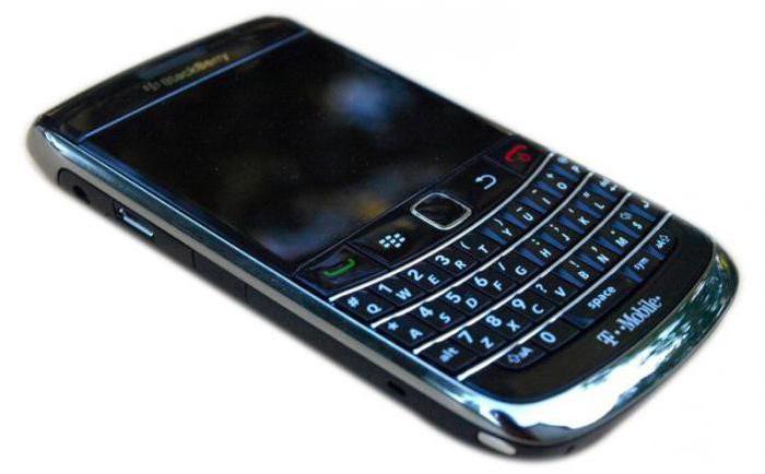 A BlackBerry 9700 okostelefon áttekintése: leírás, leírások és vélemények