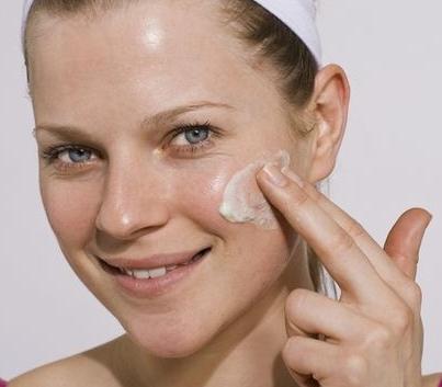 Glicerin és E-vitamin az arc számára: vigyázzon a bőr szépségére és ifjúságára